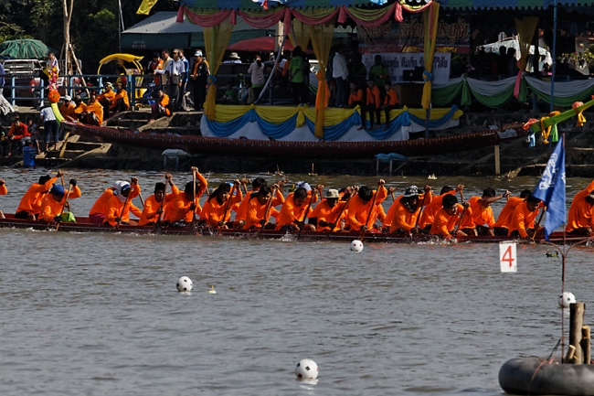 Phimai boat races-078